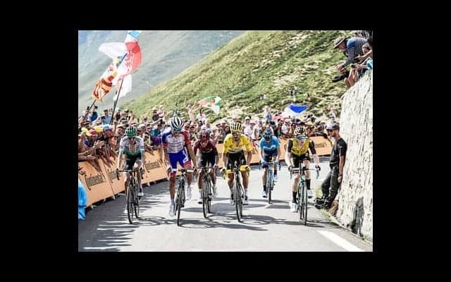 視聴率50％超で大騒ぎ。ツール・ド・フランスに大統領も駆けつけた