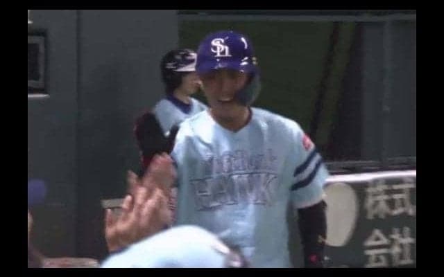 鷹、打線お目覚め！　9戦ぶり2桁安打、今宮復帰即1発＆栗原プロ初本塁打