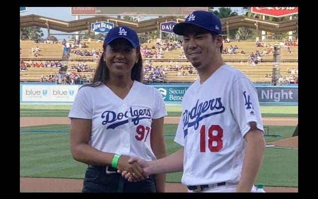 【MLB】大坂なおみが「ジャパンナイト」で始球式　前田健太“捕手”に見事なノーバウンド投球