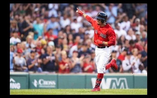 【MLB】Rソックスのベッツが驚愕の大暴れ　4回までに先頭打者弾含む3連発、2発が場外特大弾