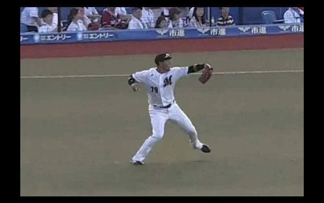 ロッテ新助っ人、球場どよめく2試合連続の鬼肩が話題！　「本場のレーザービーム」