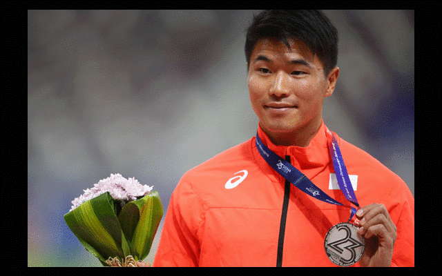 日ハム、陸上男子100M日本人3人目9秒台・小池選手がファーストピッチ　8・2ホークス戦で