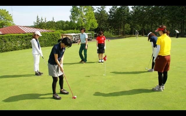 ゴルフを始めたい女性に向けた「コースデビュープログラム」開始