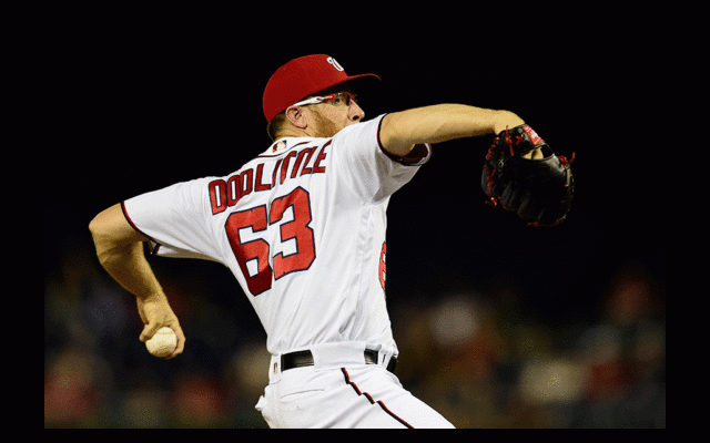 【MLB】ストライクなわけないのに…遥か“上空”通過の1球に投手が“笑撃行動”「高かった？」