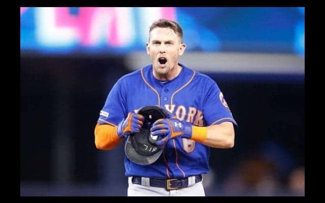 【MLB】美技→客席へダイブ→防球ネット使い“帰還”…「正直、楽しそう」な衝撃プレー!?