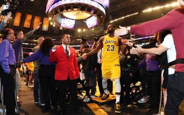 NBAクリスマスゲームの対戦カードがリークされ、予想通りロサンゼルス対決が実現