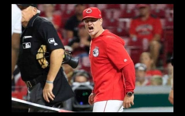 【MLB】出場停止中のレッズ監督がスタンドから観戦、ファンに見つかり途中で断念