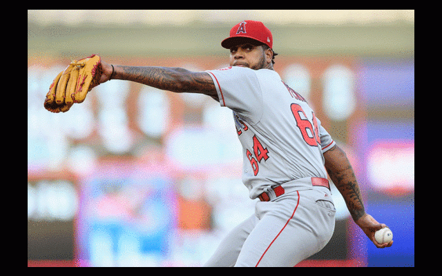 【MLB】エンゼルス先発右腕が緊急降板　チームトップ8勝も2回守備で右膝捻挫