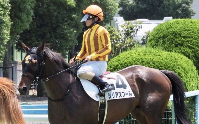 【新馬/小倉5R】シリアスフールがゴール寸前で差し切り！ディープ産駒ワンツー