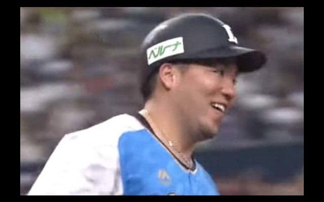 「このホームランはすごい」5階席上の看板直撃　西武山川の超特大32号が圧巻