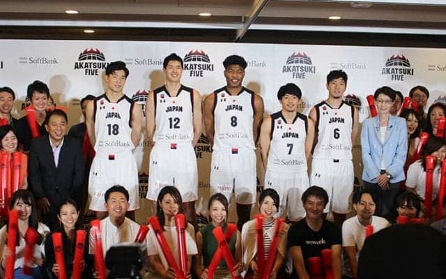 ワールドカップに挑むバスケ日本代表、ソフトバンクが支援金3億円で強力に後押し
