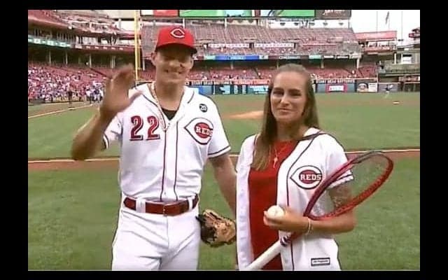 【MLB】これぞ一流の技！　金メダリストの“ラケット始球式”が米で話題　「本当に素晴らしい」