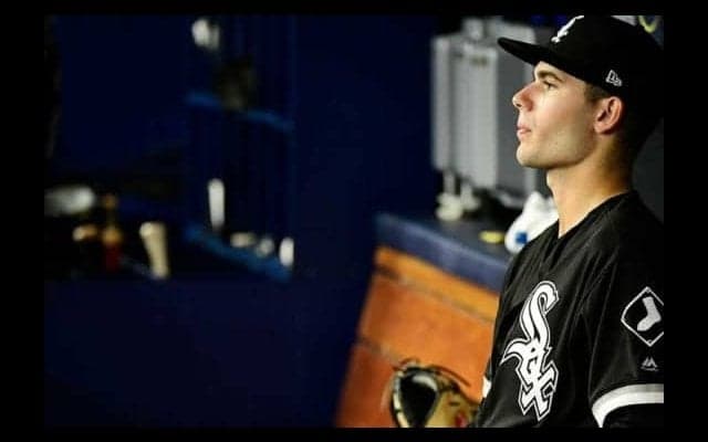 【MLB】Wソックス右腕が“ルーキーの洗礼”、勝利投手後のパシリ姿に米爆笑　「新人の仕事」