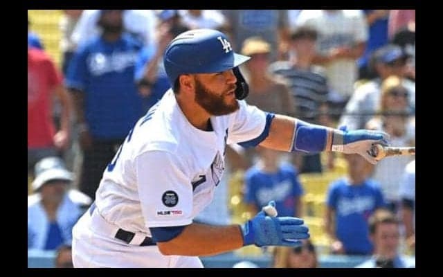 【MLB】ド軍ベテラン捕手の“可愛いスライディング”にファン爆笑「こっちまで笑顔になる」