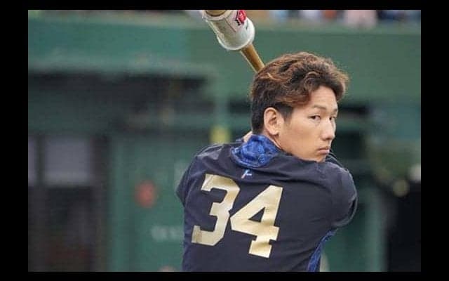 「槍のよう…」パTVが衝撃映像を公開　オリ吉田正の折れたバットが地面にグサリ…