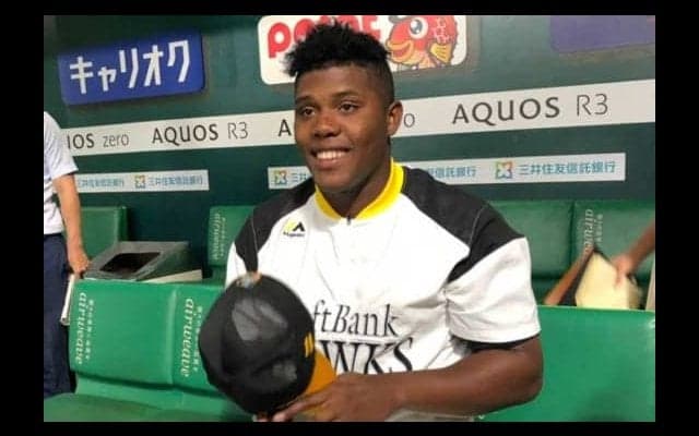 鷹、育成出身のコラスが初の1軍昇格へ　1軍に合流、デスパイネに代わって登録へ