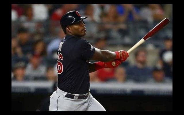 【MLB】プイグの少年打者を真似た“しゃがみ込み打法”に米爆笑「最高だ」