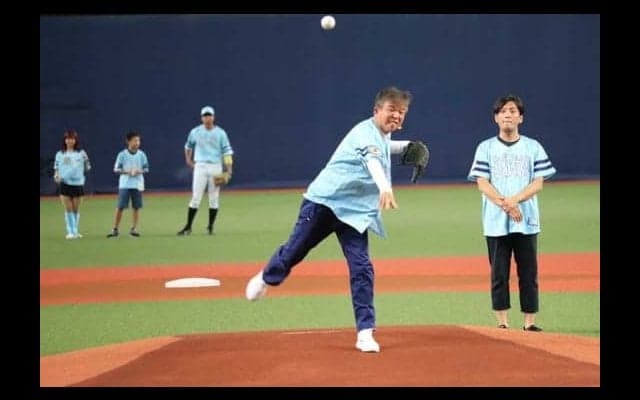「闇営業問題」もネタに…　村上ショージさん、ジミー大西さん、ヤナギブソンさんが始球式
