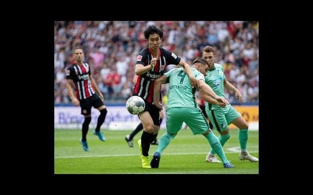 長谷部誠も太鼓判。ブンデス復帰の鎌田大地は「このチームでやれる」