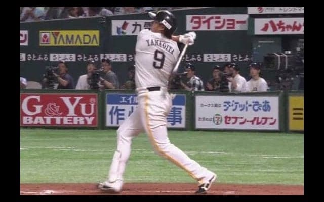 鷹・柳田、137日ぶり復活弾！　逆転勝利にお立ち台で絶叫「野球サイコー！」