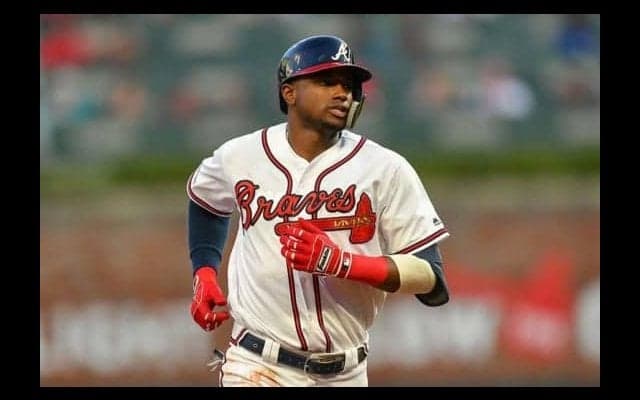 【MLB】「史上最高」の“バット投げ”!?　本塁打後の美しすぎる4回転にファン感激「10点満点」