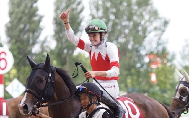 【WASJ第3戦】美しすぎる女性騎手M.ミシェルが暫定首位！スワーヴアラミスで勝利