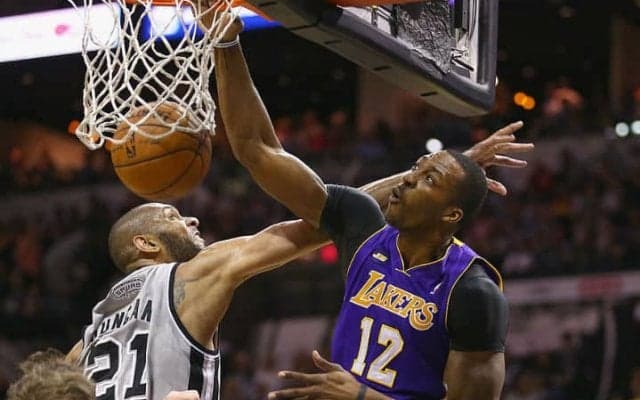 無保証契約からの出直し、『元最強センター』のハワードがレイカーズへ復帰