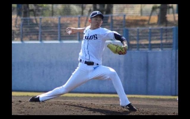 西武伊藤、顔面襲う痛烈ライナーを好捕　心配する日ハム中田との“絡み”にファン感動