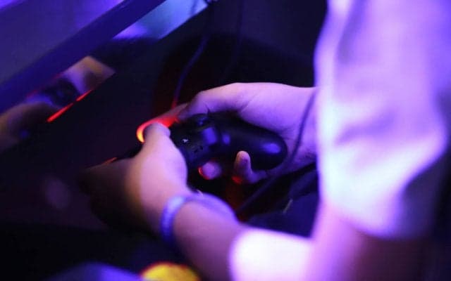 【eスポーツ選手向けセルフケア動画コラム#10】肩や腕のだるさに効くツボ「曲池（キョクチ）」