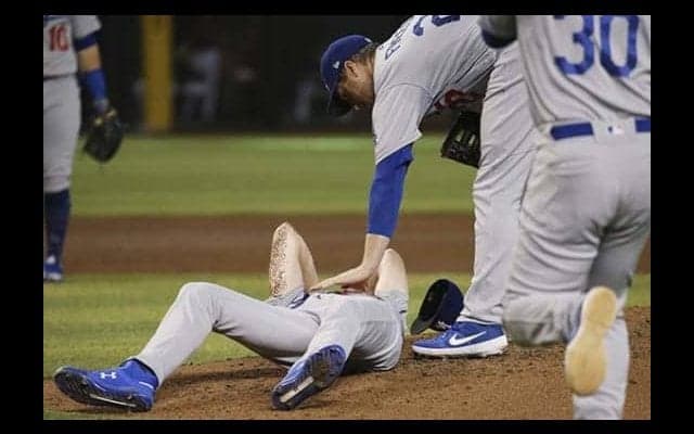 【MLB】ド軍右腕の頭に147キロ打球直撃、球は跳ね返り左翼まで転がるも…自力でベンチへ