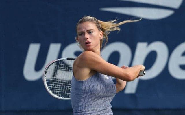 「奇妙な握手」が話題に！カミラ・ジョルジ、全米OP初戦敗退に苛立ち隠せず