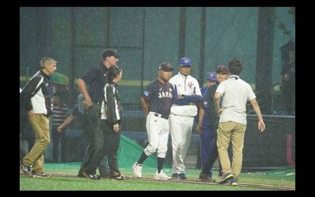 【U-18W杯】日本初黒星、アンツーカー修復に1時間必要…　永田監督「これからというところで…」