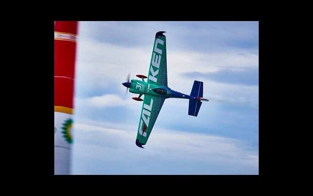 室屋義秀はエアレース最終戦で「もう一度味わいたい感覚」がある