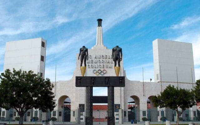 改修費300億以上！100年近い歴史あるスタジアムがリニューアル