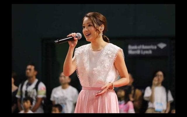 歌手でモデルのchayさんが国歌斉唱　「震えました」も、美声で大観衆魅了