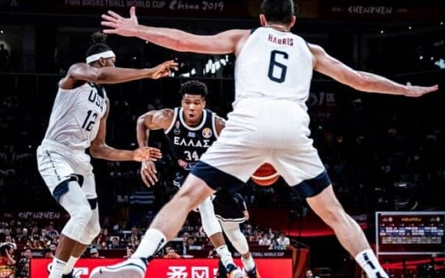 ヤニス・アデトクンボに決定的な仕事をさせなかったアメリカ代表、ギリシャを撃破