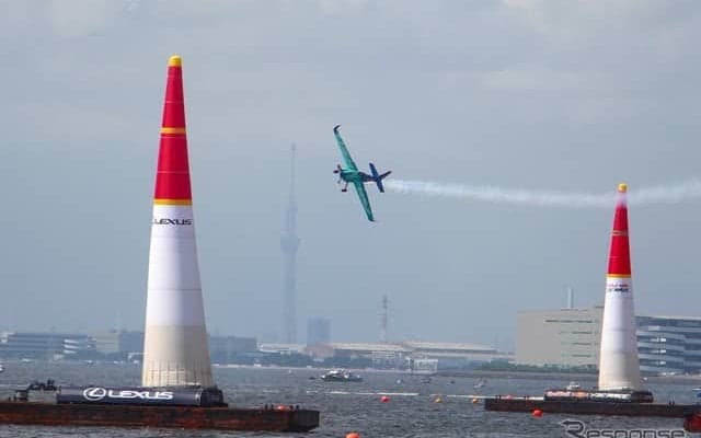 【レッドブル・エアレース 最終戦】室屋義秀が敗者復活から圧倒的フライトで優勝！  2位のマット・ホールは初総合優勝