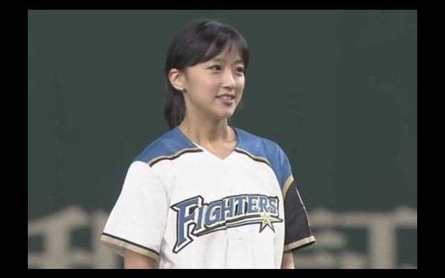 報ステ・竹内由恵アナの始球式に「熱盛！」　可愛らしいワインドアップ投法にファン喝采