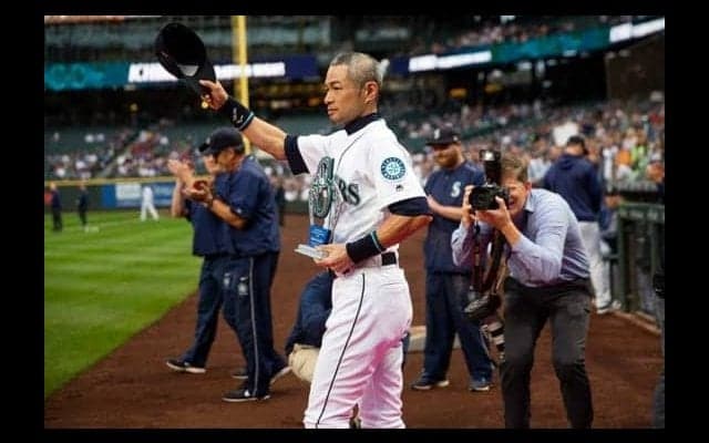 【MLB】「ディー、雄星、今夜は泣くなよ」　イチロー氏、約5分間の英語スピーチ全文