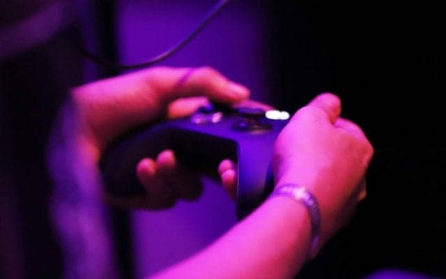 【eスポーツ選手向けセルフケア動画コラム#11】肘の痛み・前腕の痺れに効くツボ「小海（ショウカイ）」