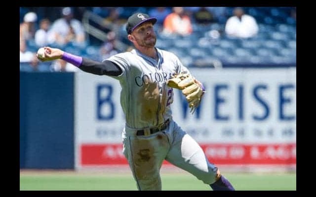 【MLB】ファンブルしたように見えない完璧併殺プレー　ロッキーズの二遊間が奏でた絶妙ハーモニー