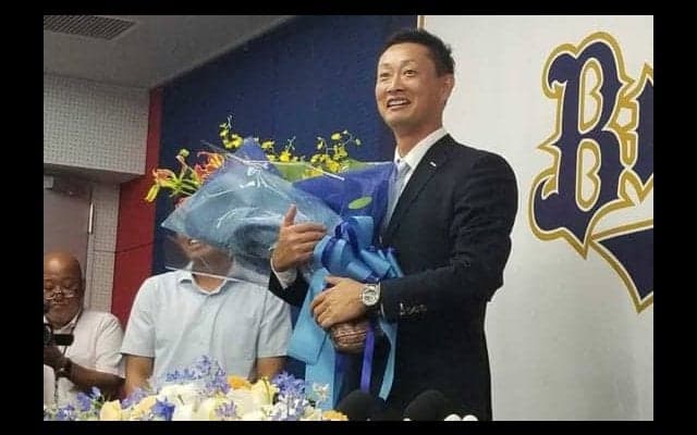 オリックス岸田、笑顔の引退会見　唯一やり残したことは「優勝したかった、そこだけが悔い」