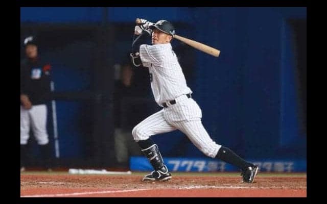 ロッテ一筋26年の現役生活を終える福浦和也　天才打者の数々の名場面を振り返る（前編）