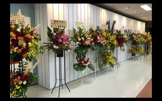 ロッテ福浦、引退試合はスタメン出場　サブロー、松坂ら豪華メンバーからの花もズラリ