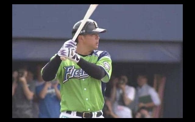 日ハム實松、現役最終戦での強肩発動に鎌スタ拍手喝采！　最終打席は二失
