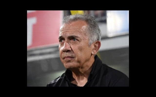 柏レイソル、ネルシーニョ監督の選手を鼓舞する「言葉の圧」がすごい