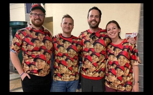 【MLB】衝撃の“大谷笑顔だらけTシャツ”に米興奮「最高」「これをもらうために来た」