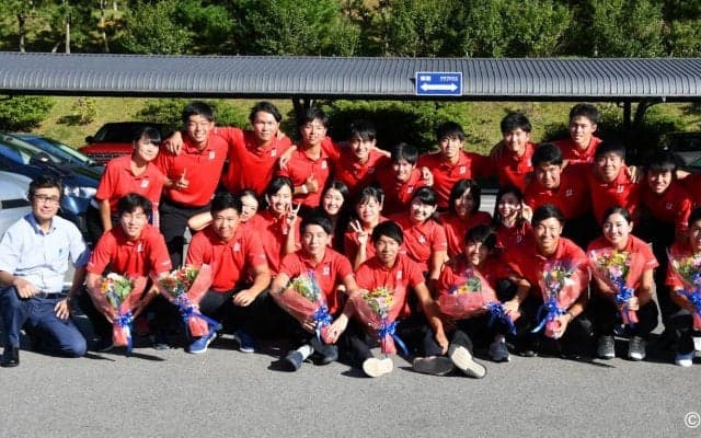 【ゴルフ部女子】リーグ戦５位で終幕。４年生笑顔で引退