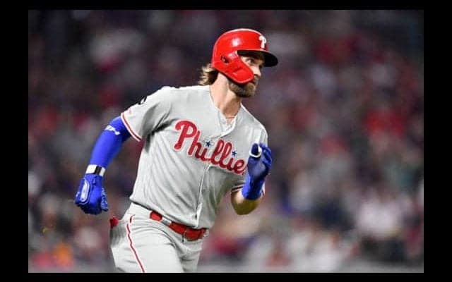 【MLB】“355億円男”ハーパーが驚速弾丸弾！　自身最速187キロ超で2階席に突き刺さる