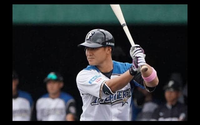 同僚も次々と涙…日ハム田中賢、引退セレモニーのスピーチ全文「最高に幸せな時間」